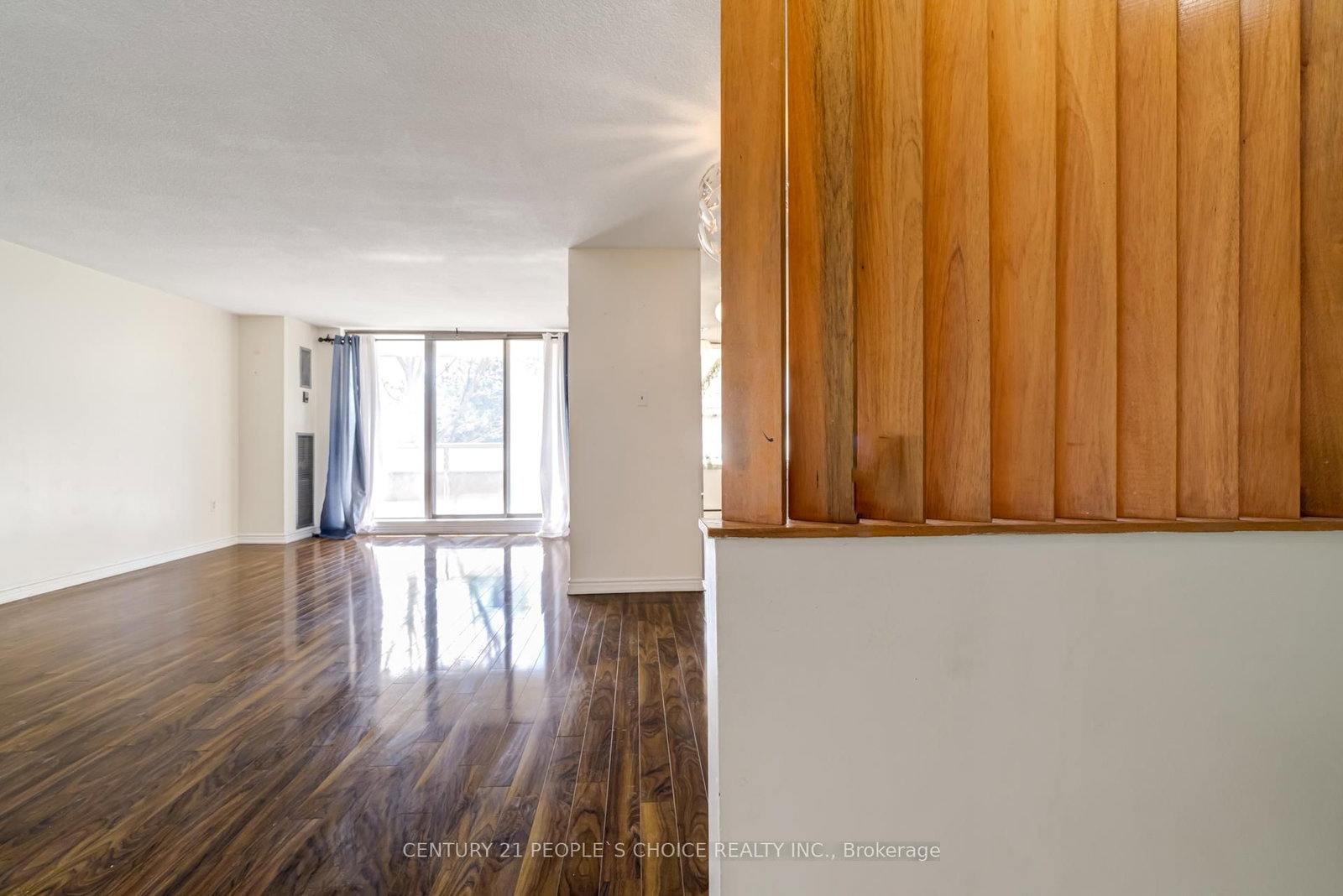 Photo 4 of Unit 202, 4 Kings Cross Rd, Brampton, Queen Street Corridor — HOMEH