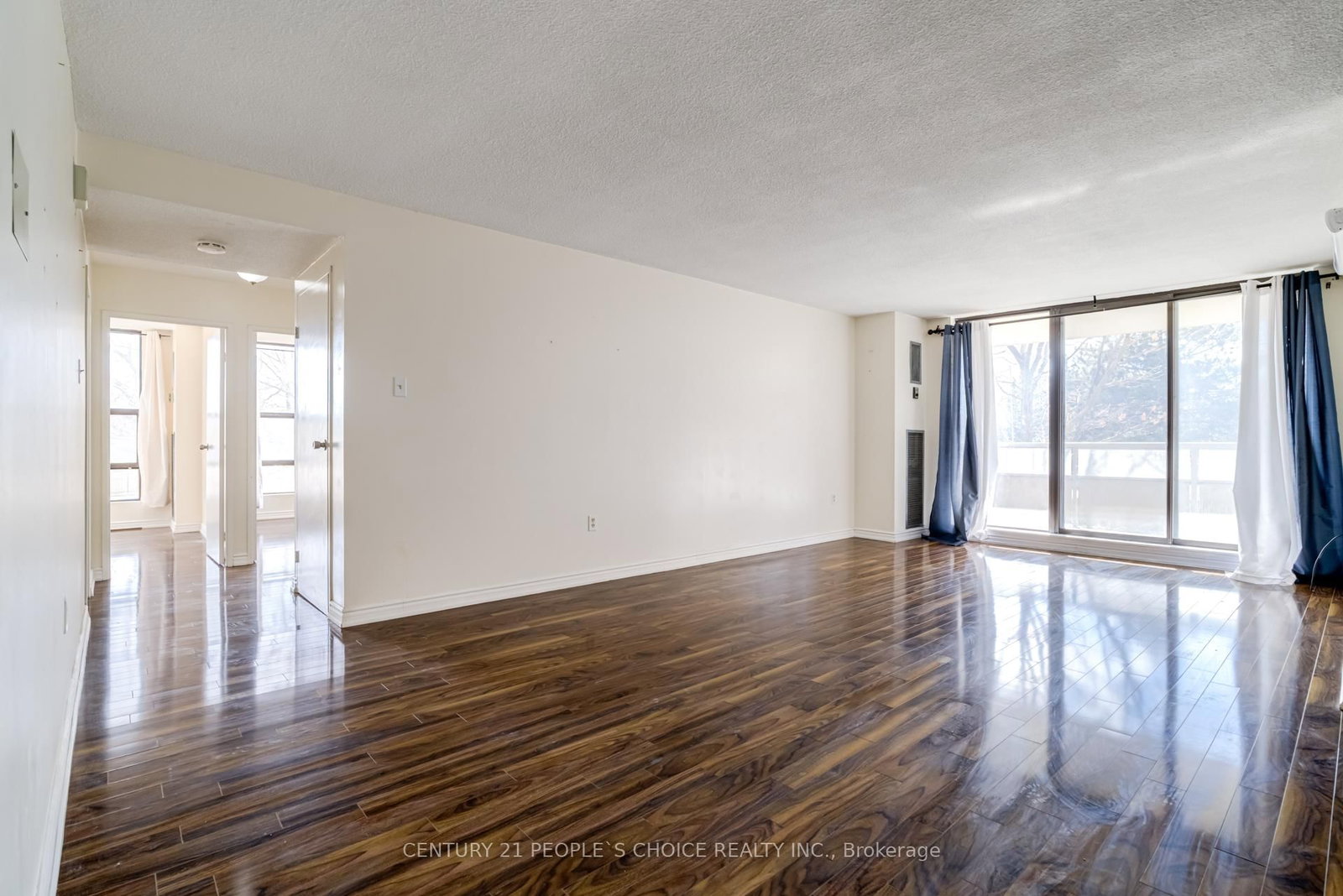 Photo 5 of Unit 202, 4 Kings Cross Rd, Brampton, Queen Street Corridor — HOMEH