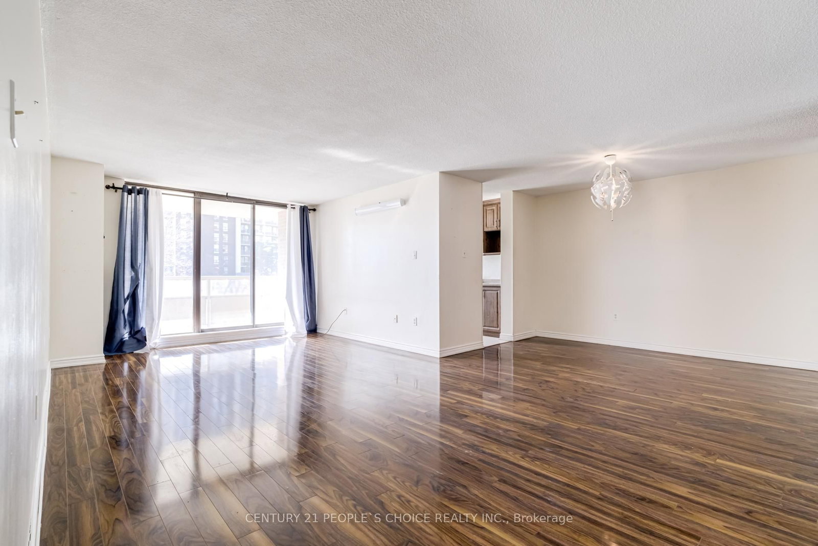 Photo 7 of Unit 202, 4 Kings Cross Rd, Brampton, Queen Street Corridor — HOMEH