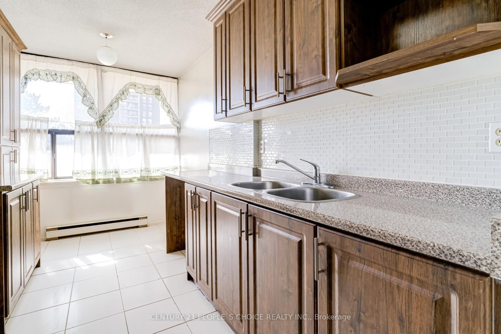 Photo 10 of Unit 202, 4 Kings Cross Rd, Brampton, Queen Street Corridor — HOMEH
