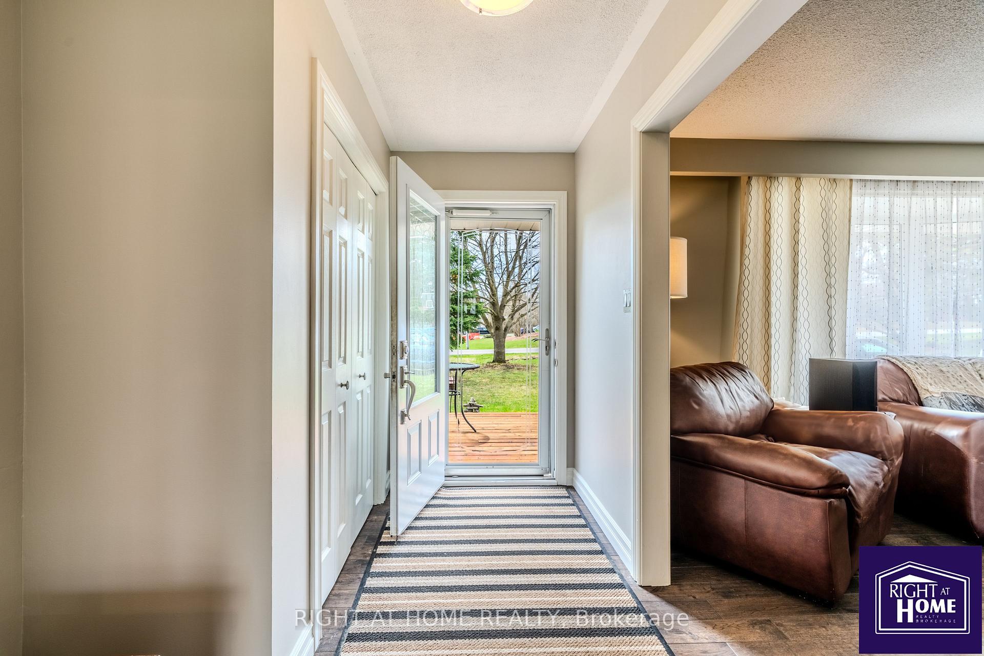 Photo 4 of 1647 Spruce Drive, Caledon, Caledon Village — HOMEH