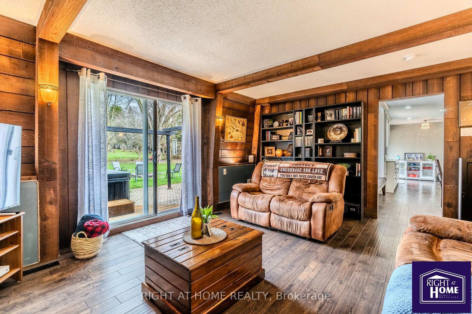 Photo 11 of 1647 Spruce Drive, Caledon, Caledon Village — HOMEH