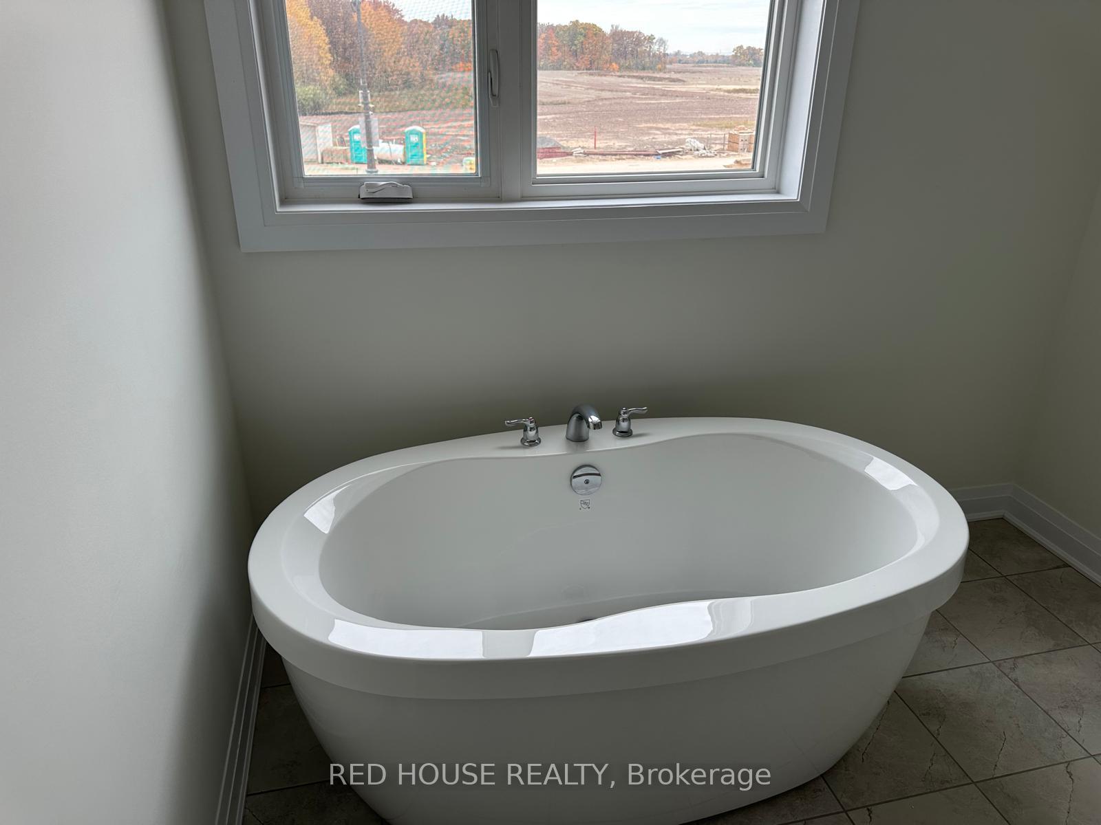 Photo 11 of 3171 Mariner Passage, Oakville, Glenorchy — HOMEH