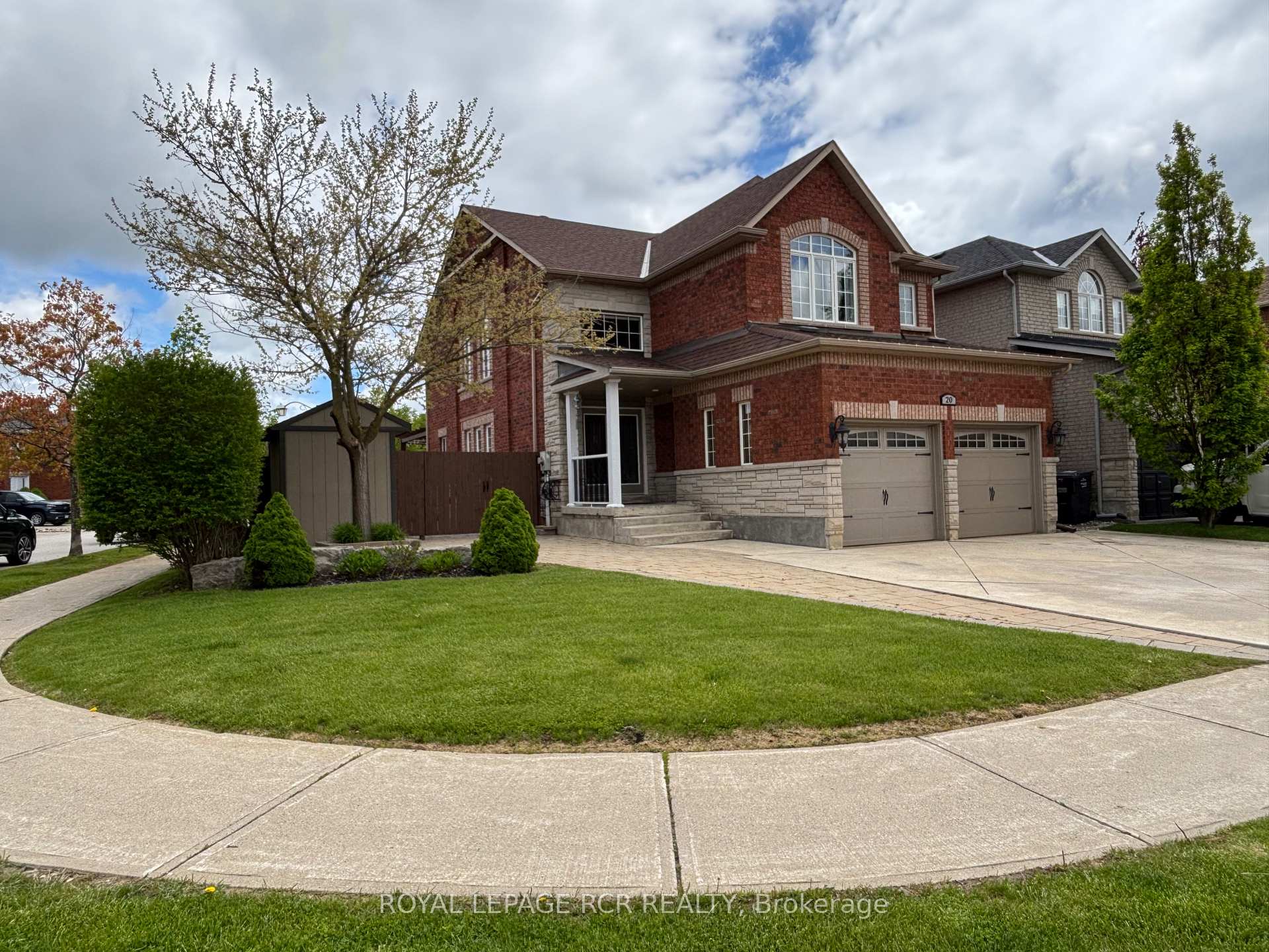Front of 20 Boltonview Crescent