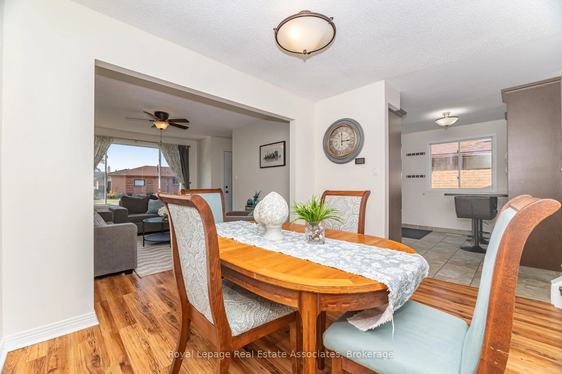 Photo 9 of 225 Golfwood Drive, Hamilton, Gurnett — HOMEH