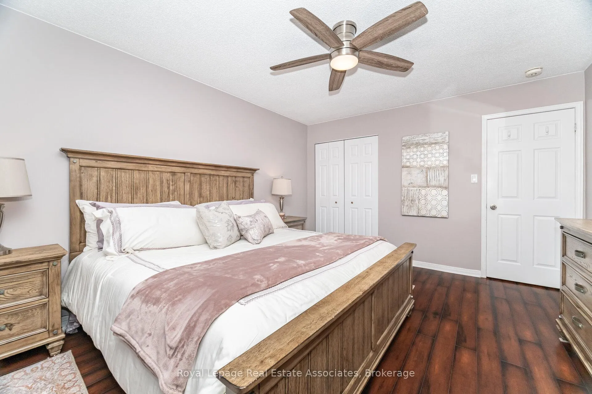 Photo 20 of 225 Golfwood Drive, Hamilton, Gurnett — HOMEH