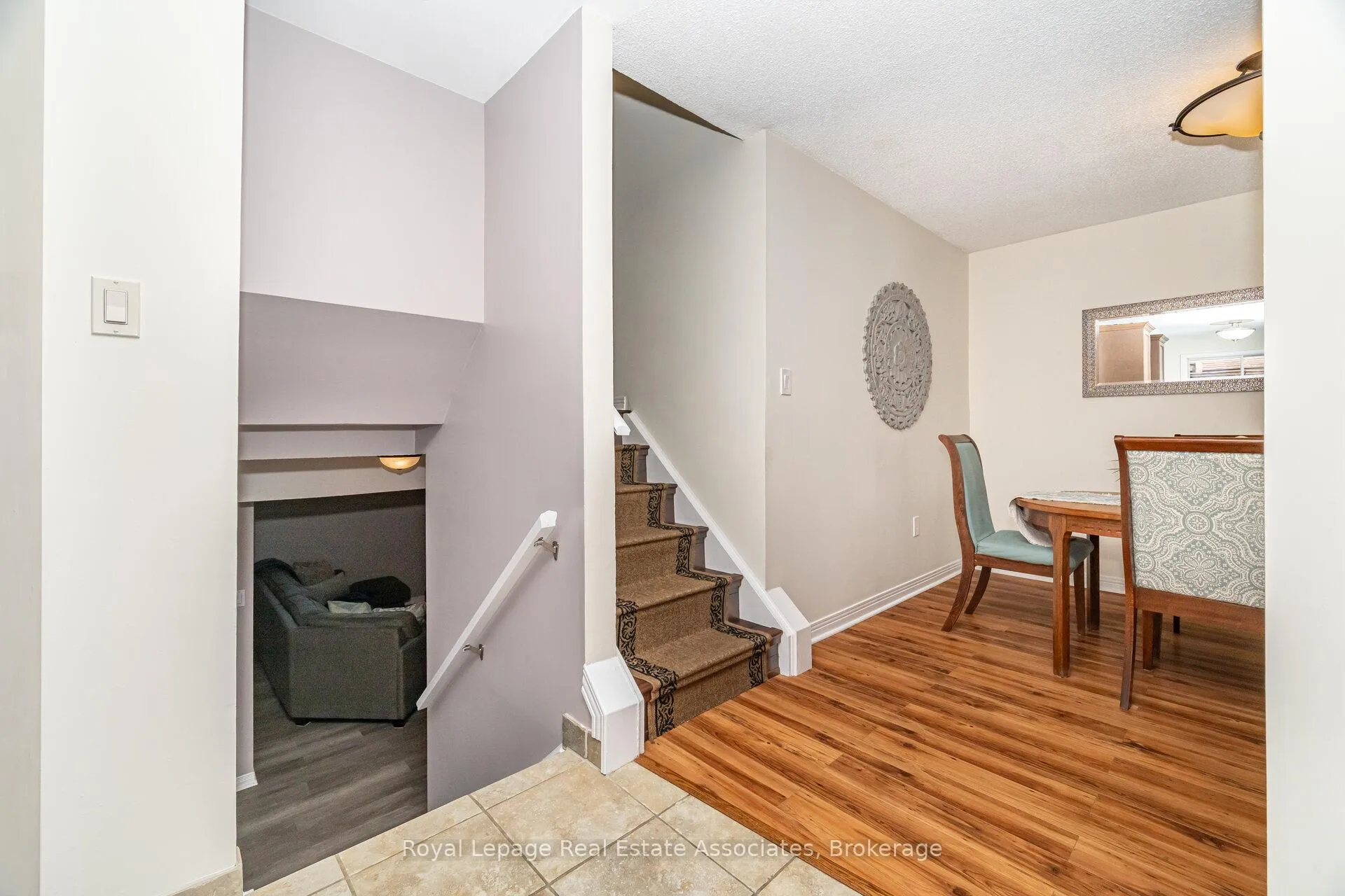 Photo 25 of 225 Golfwood Drive, Hamilton, Gurnett — HOMEH