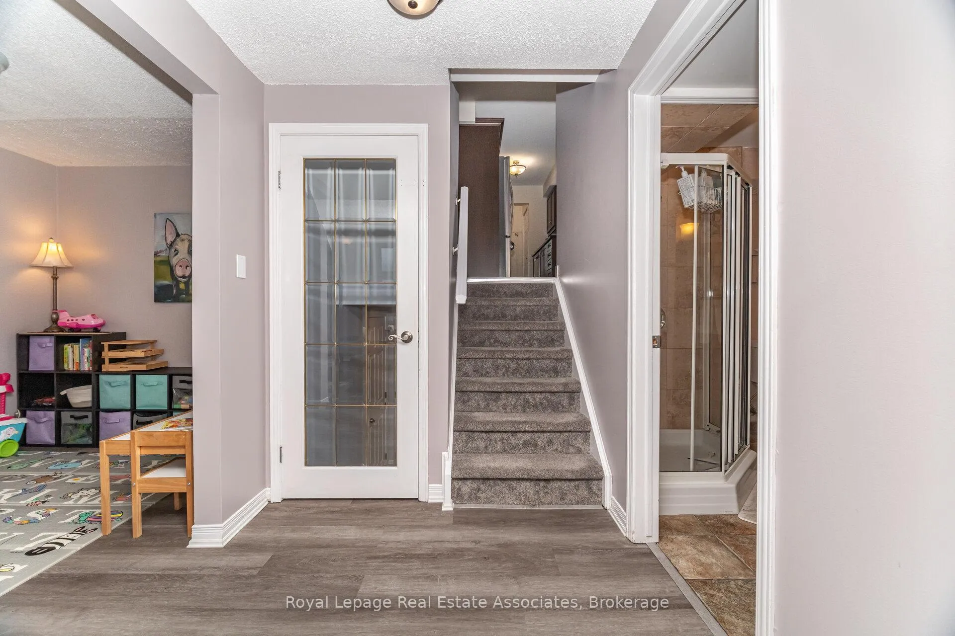 Photo 26 of 225 Golfwood Drive, Hamilton, Gurnett — HOMEH