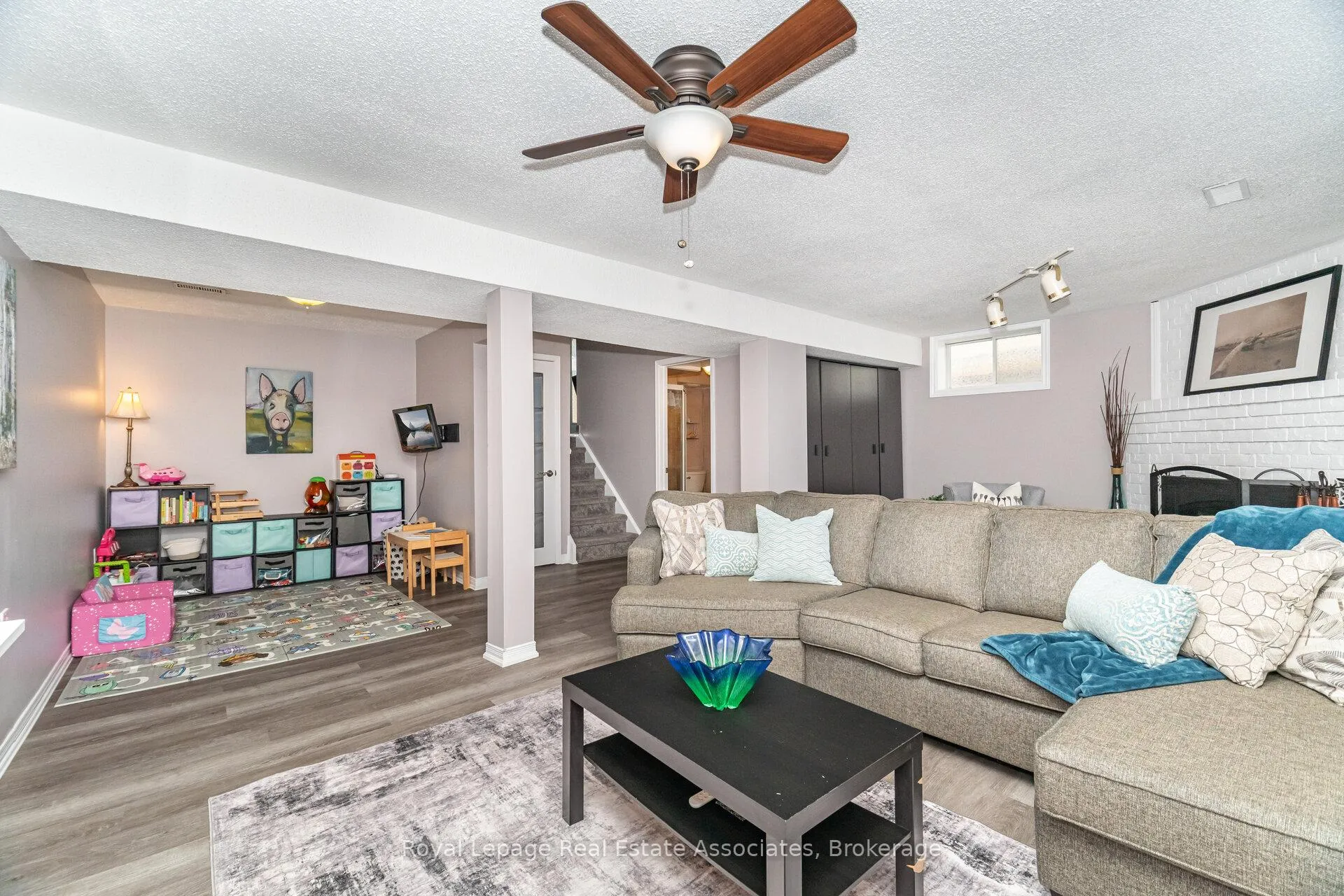 Photo 27 of 225 Golfwood Drive, Hamilton, Gurnett — HOMEH