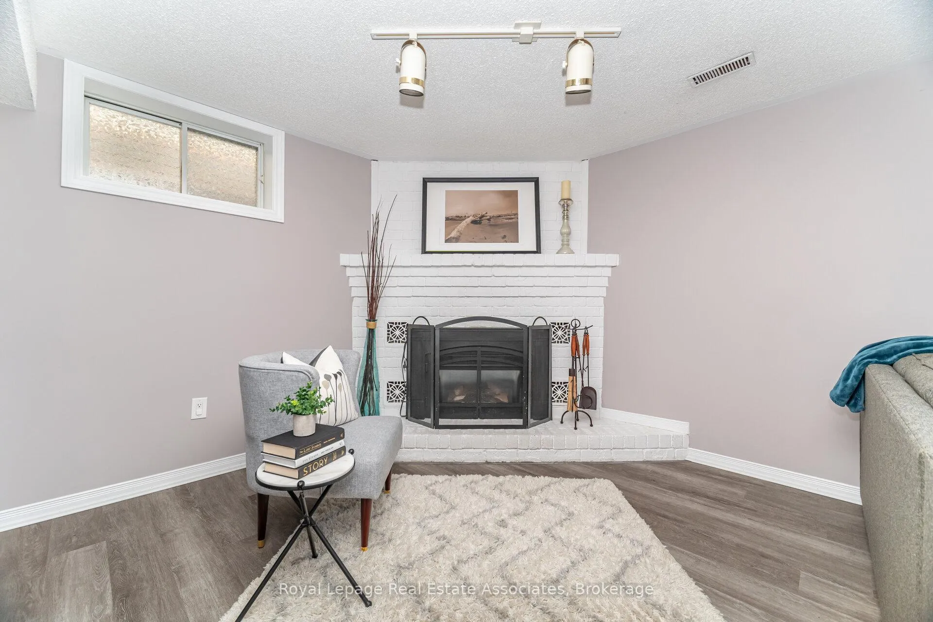 Photo 30 of 225 Golfwood Drive, Hamilton, Gurnett — HOMEH
