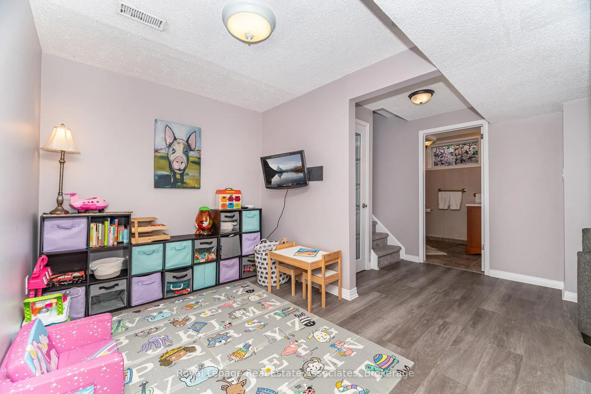 Photo 33 of 225 Golfwood Drive, Hamilton, Gurnett — HOMEH