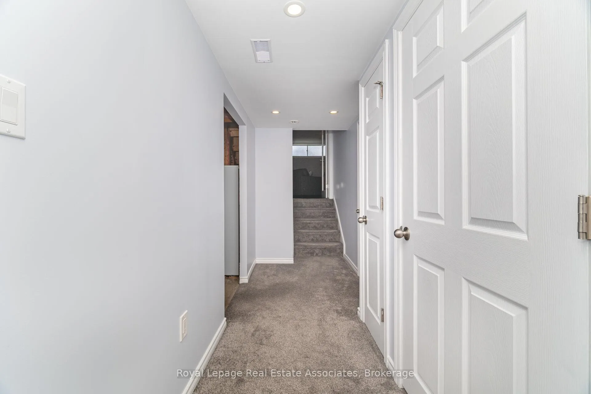 Photo 36 of 225 Golfwood Drive, Hamilton, Gurnett — HOMEH