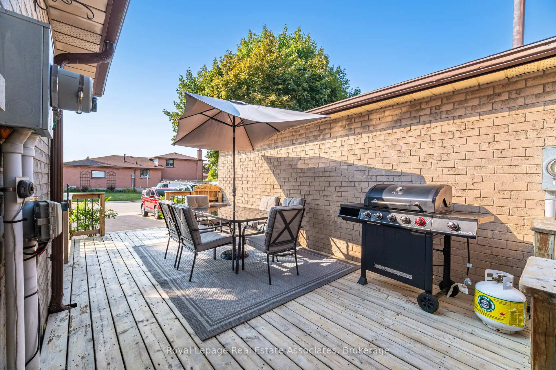 Photo 40 of 225 Golfwood Drive, Hamilton, Gurnett — HOMEH