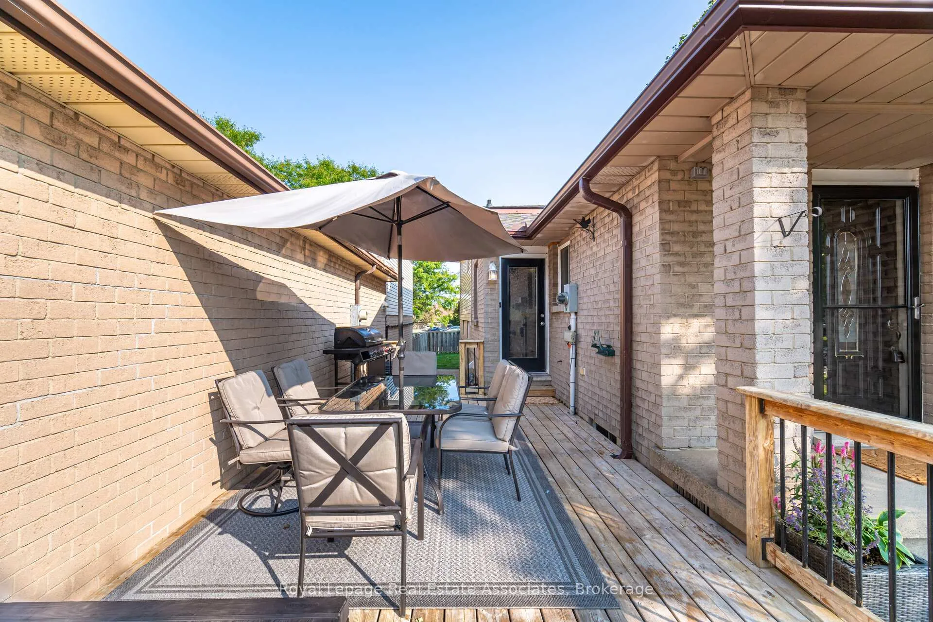 Photo 41 of 225 Golfwood Drive, Hamilton, Gurnett — HOMEH