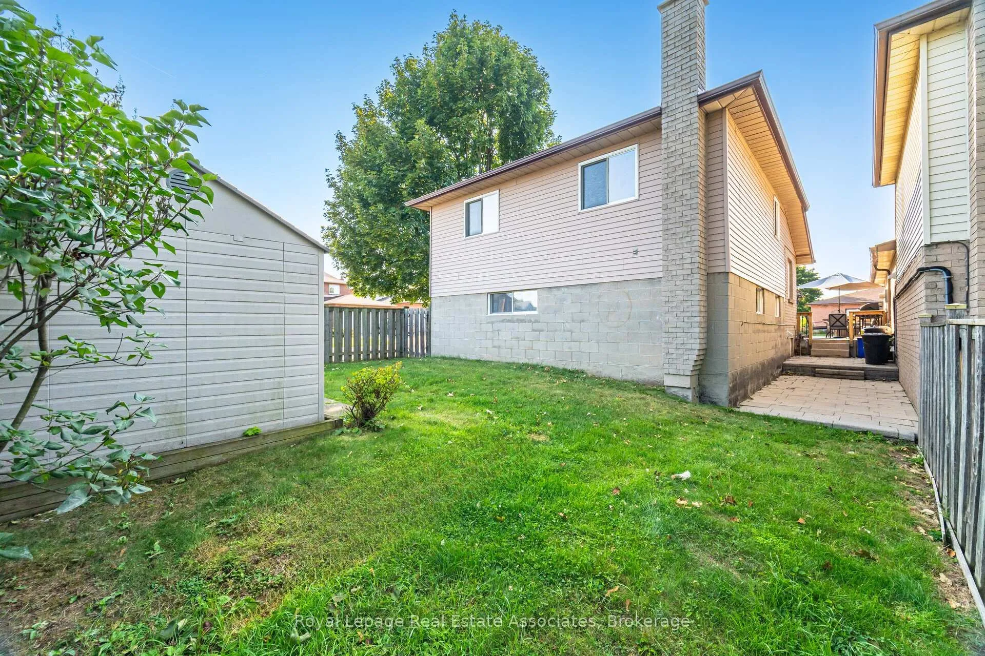 Photo 43 of 225 Golfwood Drive, Hamilton, Gurnett — HOMEH