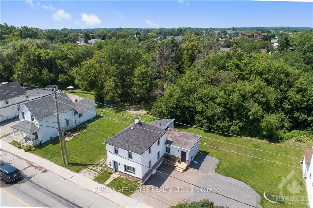 Photo 3 of 119 Daniel Street S, Arnprior — HOMEH