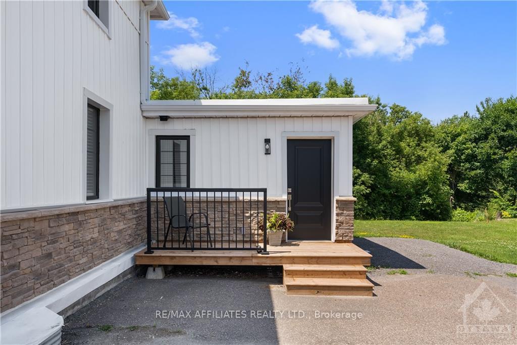 Photo 17 of 119 Daniel Street S, Arnprior — HOMEH