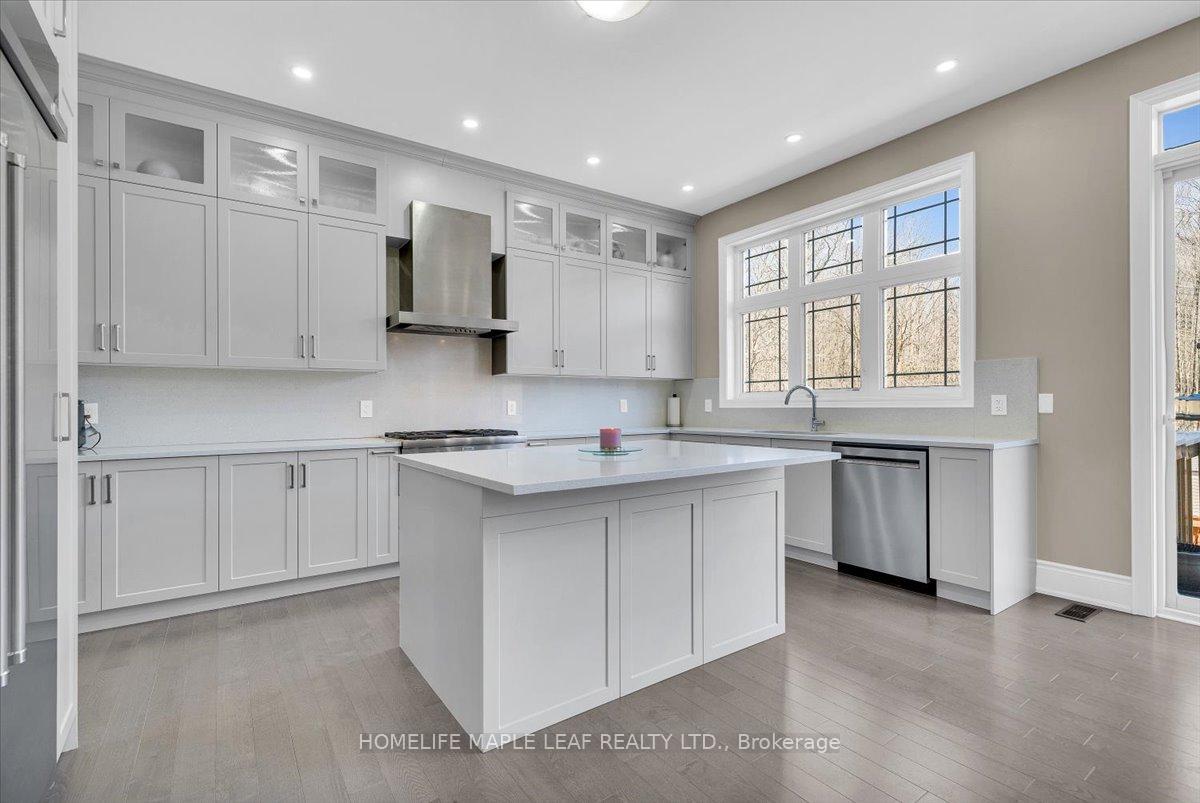 Photo 13 of 36 Daisy Meadow Crescent, Caledon, Caledon East — HOMEH
