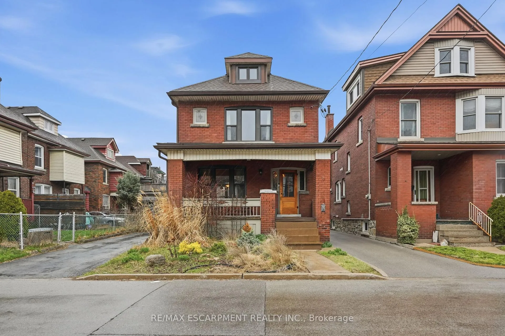 Photo 2 of 1 Rutherford Avenue, Hamilton, St. Clair — HOMEH