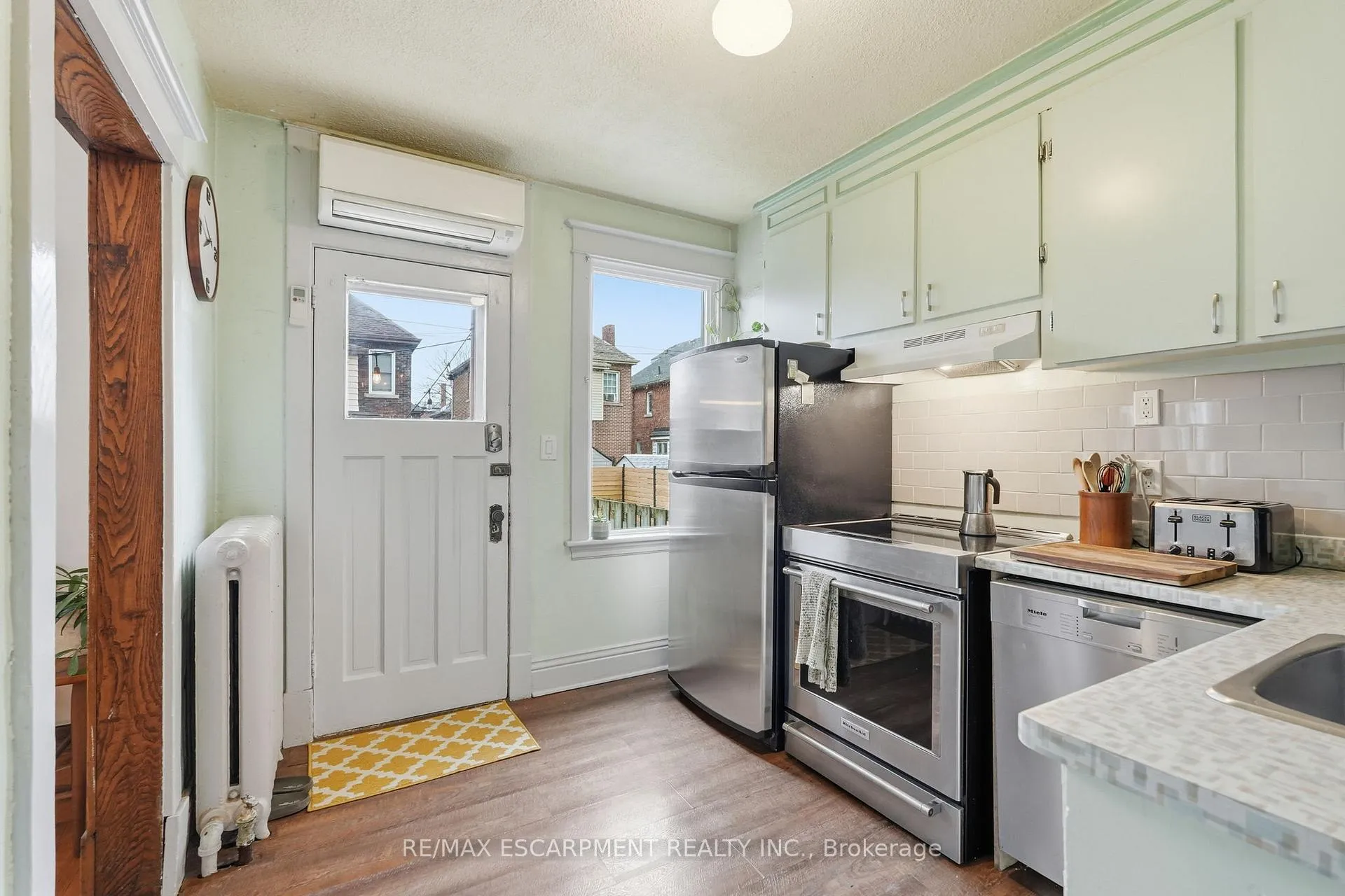 Photo 11 of 1 Rutherford Avenue, Hamilton, St. Clair — HOMEH