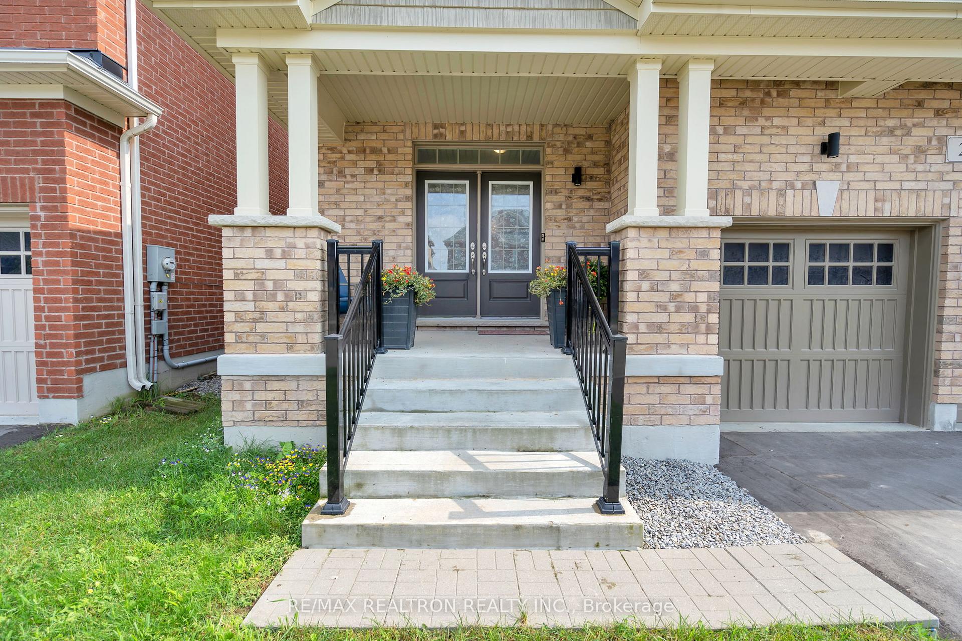 Photo 2 of 27 Pietrowski Drive, Georgina, Keswick North — HOMEH