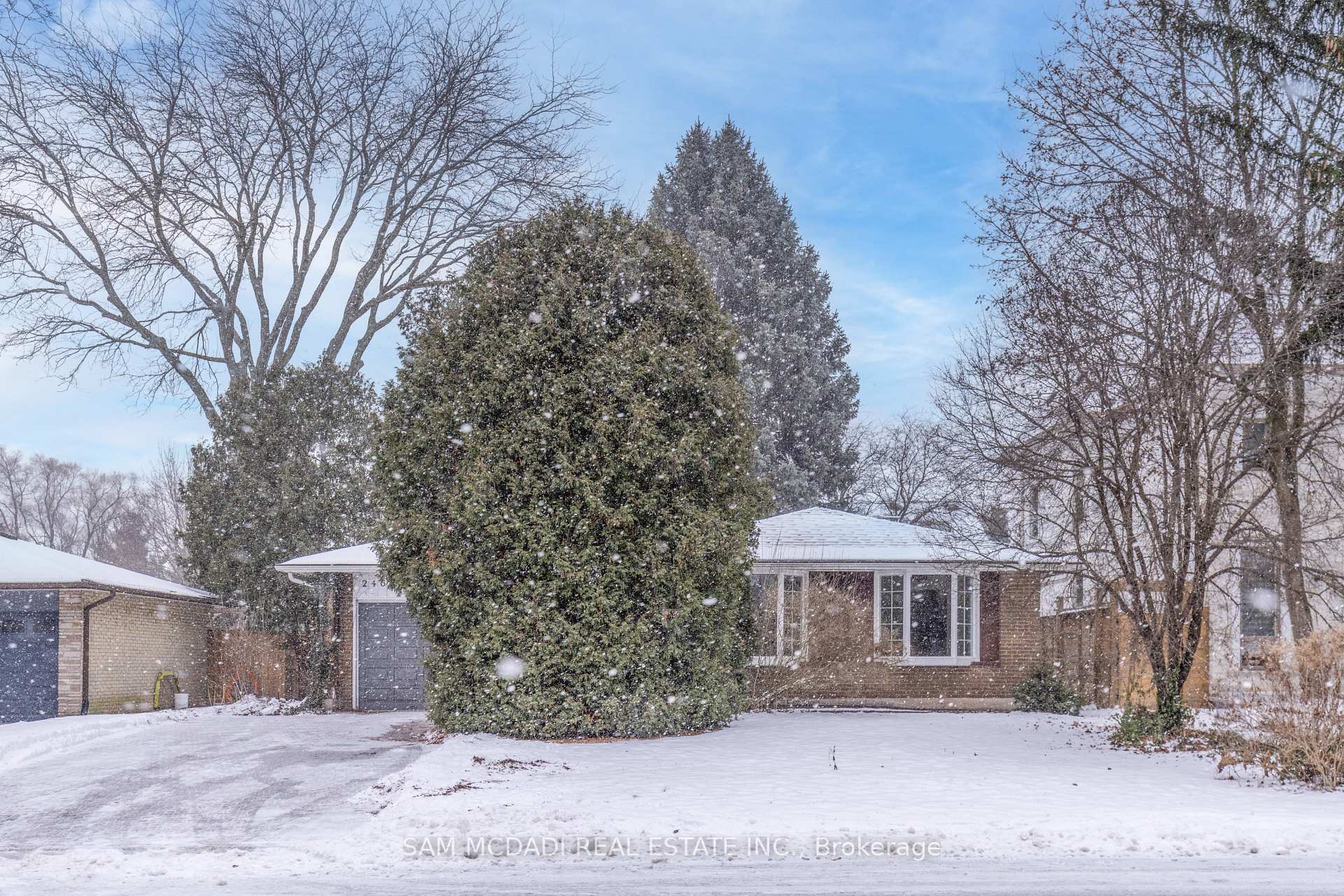 Photo 1 of 246 Vance Drive, Oakville, Bronte — HOMEH