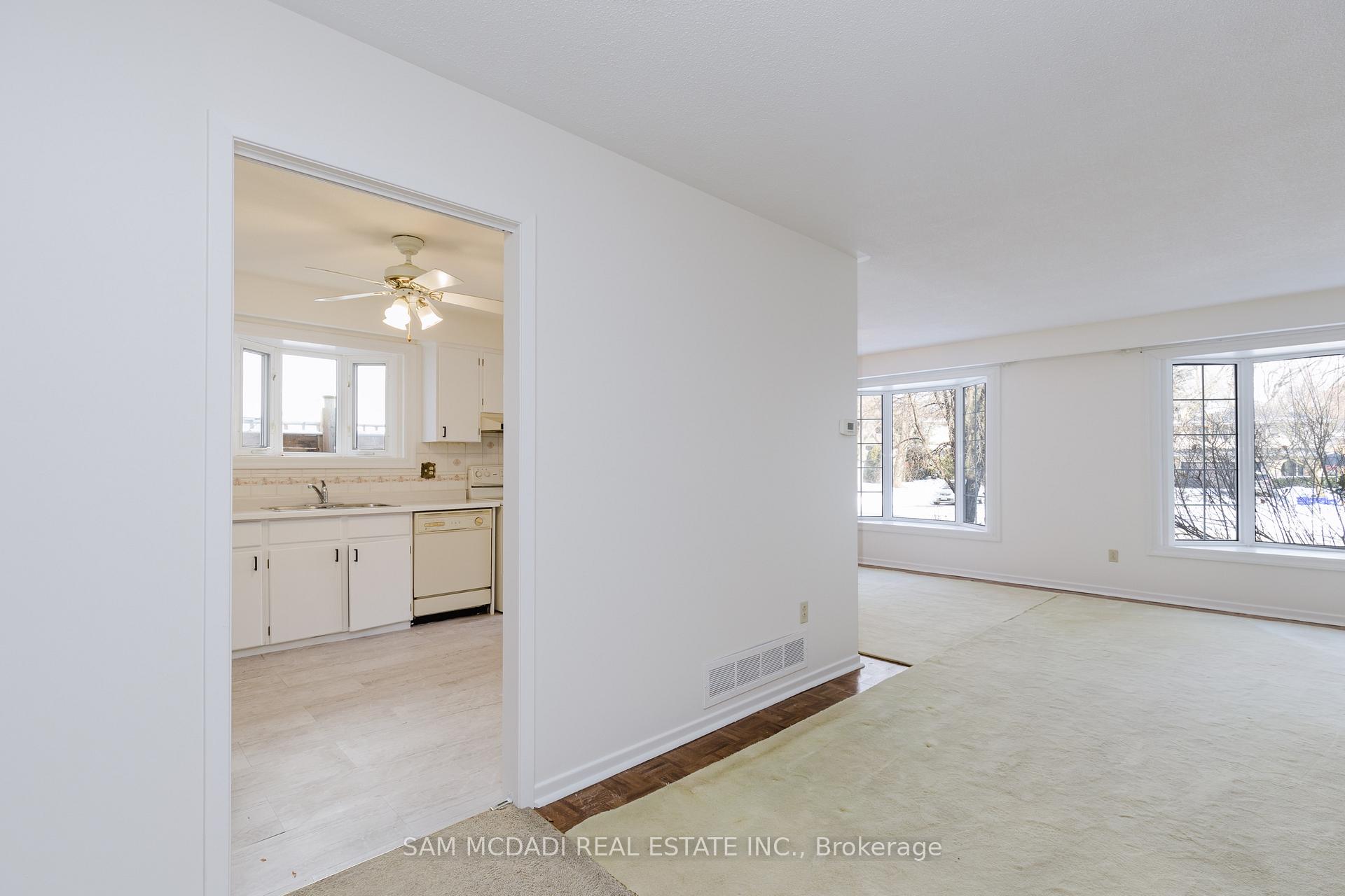Photo 7 of 246 Vance Drive, Oakville, Bronte — HOMEH
