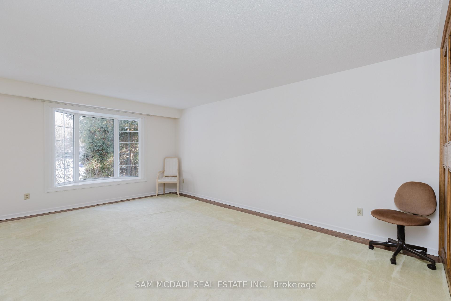 Photo 8 of 246 Vance Drive, Oakville, Bronte — HOMEH