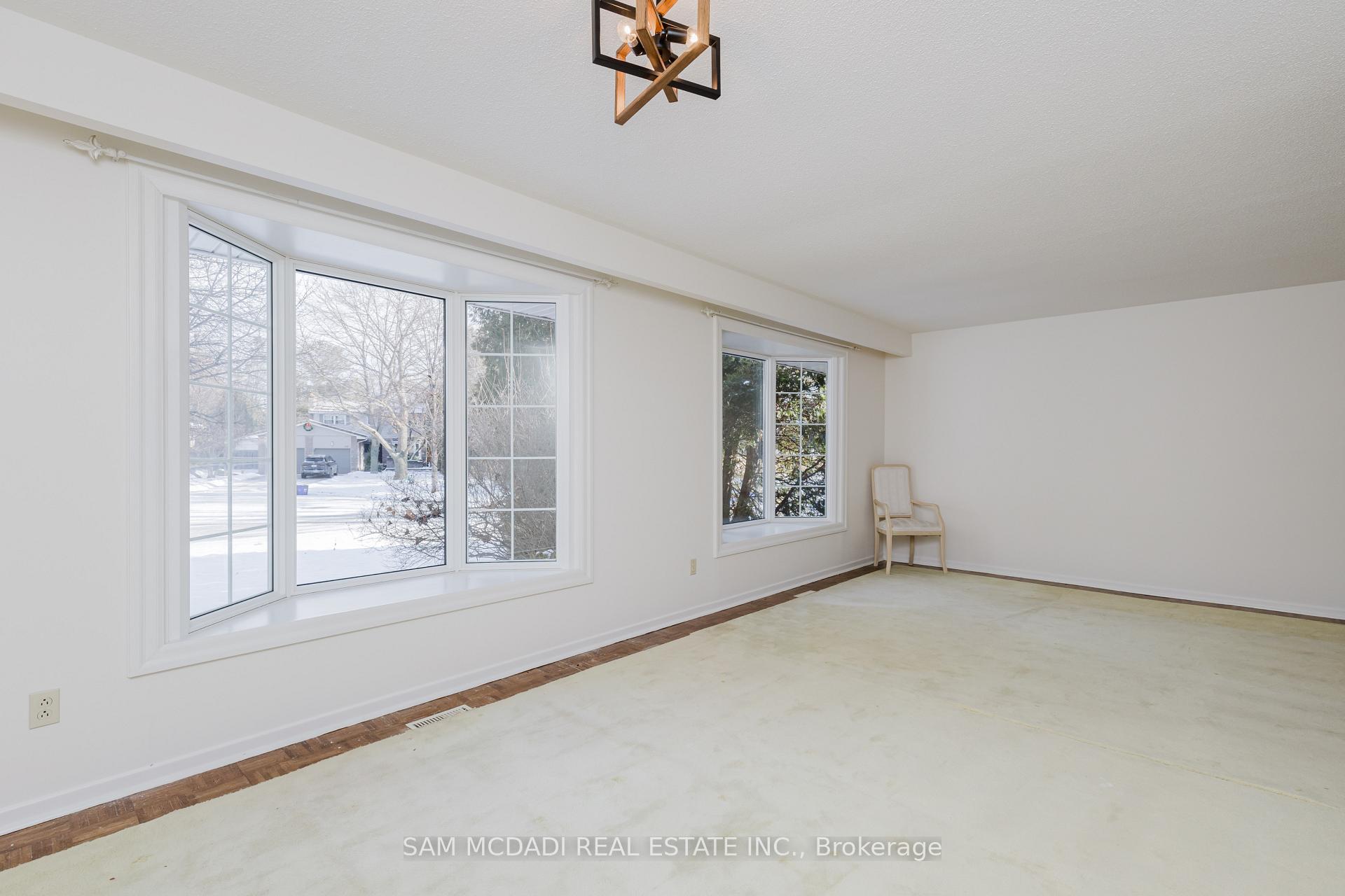 Photo 12 of 246 Vance Drive, Oakville, Bronte — HOMEH