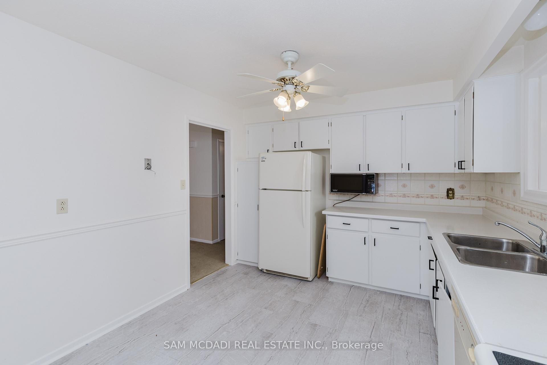 Photo 14 of 246 Vance Drive, Oakville, Bronte — HOMEH