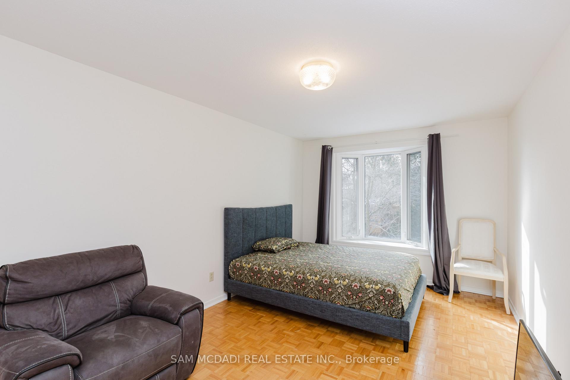 Photo 23 of 246 Vance Drive, Oakville, Bronte — HOMEH