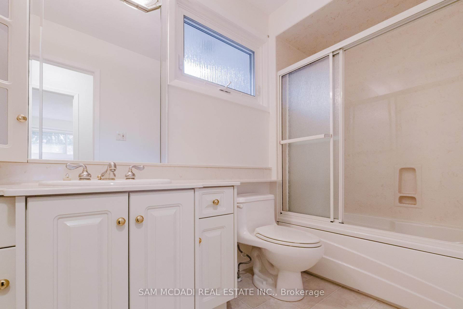 Photo 30 of 246 Vance Drive, Oakville, Bronte — HOMEH