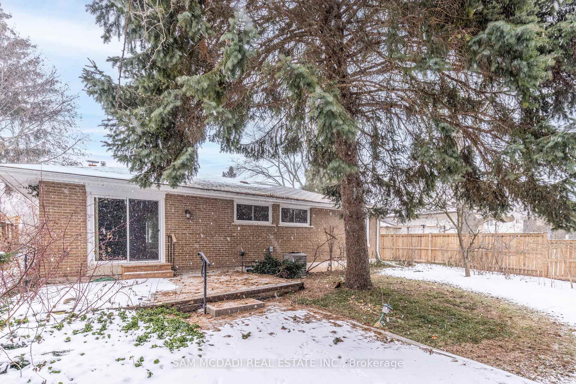 Photo 38 of 246 Vance Drive, Oakville, Bronte — HOMEH