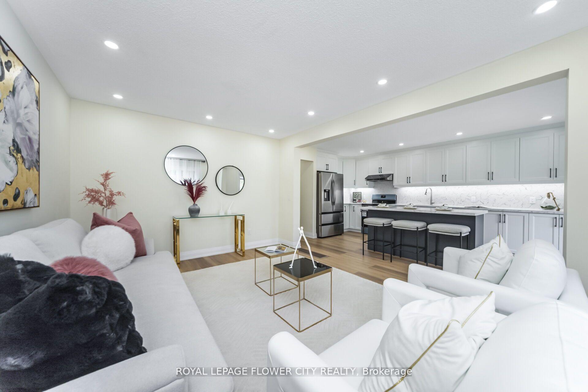 Photo 8 of 4 Natalie Court E, Brampton, Westgate — HOMEH