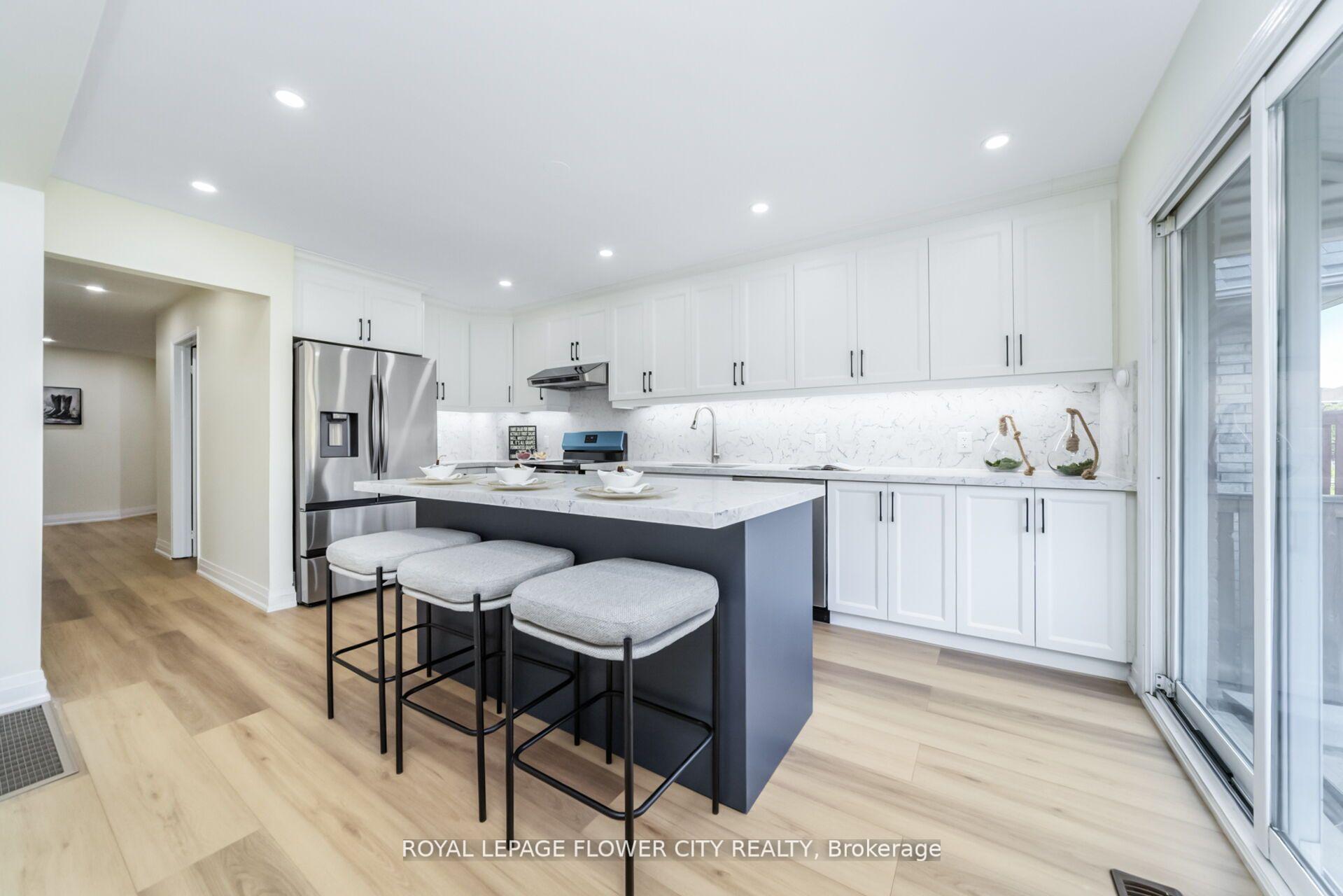Photo 10 of 4 Natalie Court E, Brampton, Westgate — HOMEH