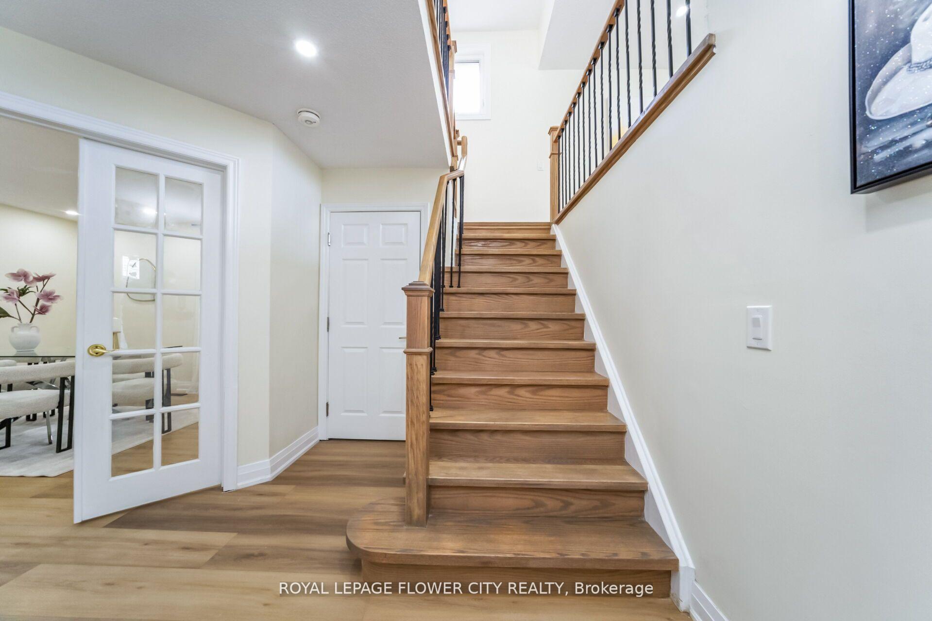 Photo 14 of 4 Natalie Court E, Brampton, Westgate — HOMEH