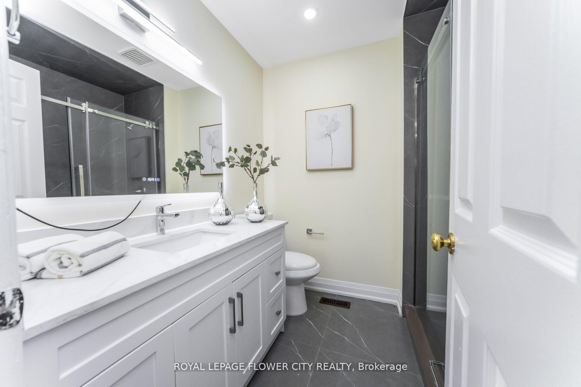 Photo 22 of 4 Natalie Court E, Brampton, Westgate — HOMEH