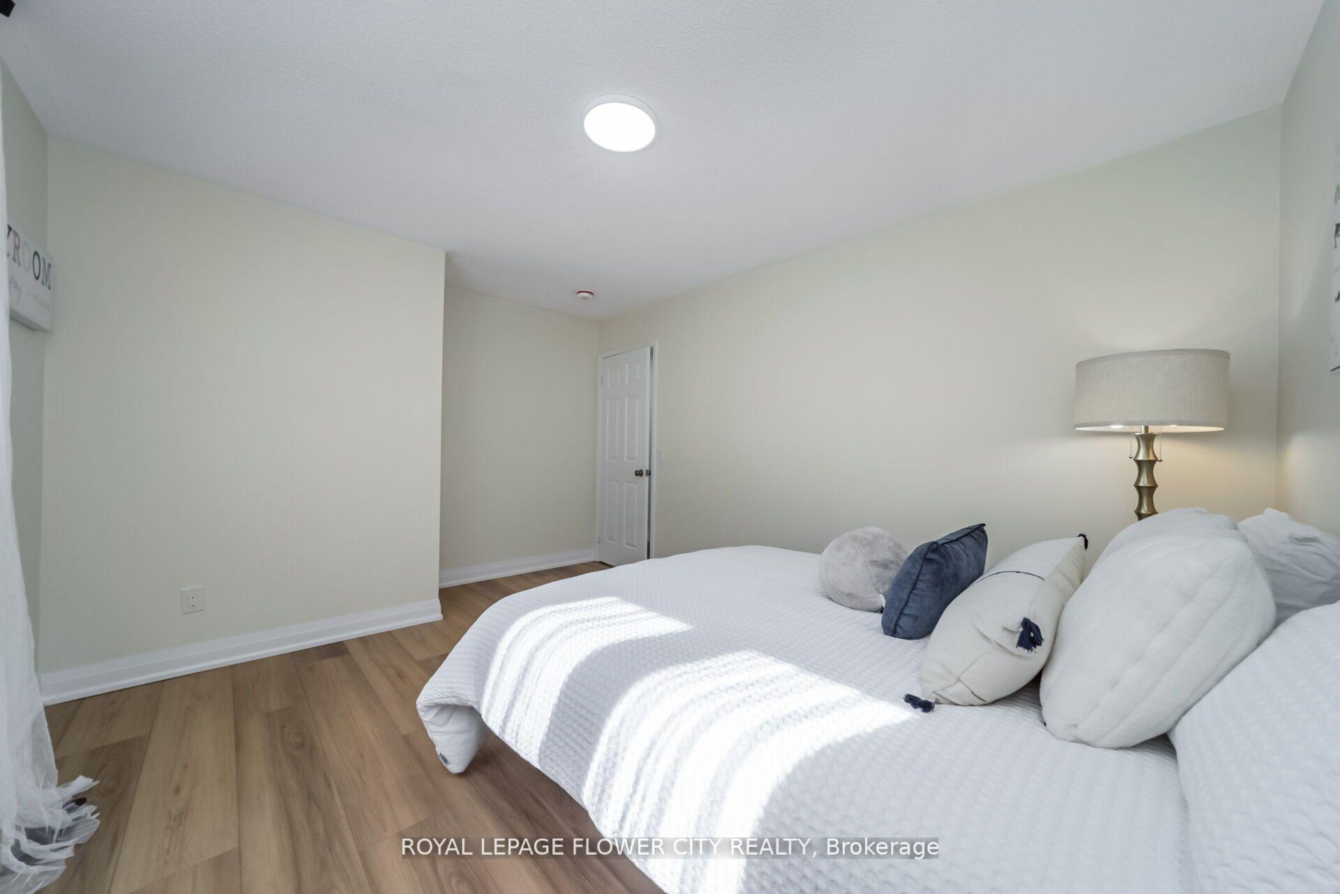 Photo 24 of 4 Natalie Court E, Brampton, Westgate — HOMEH