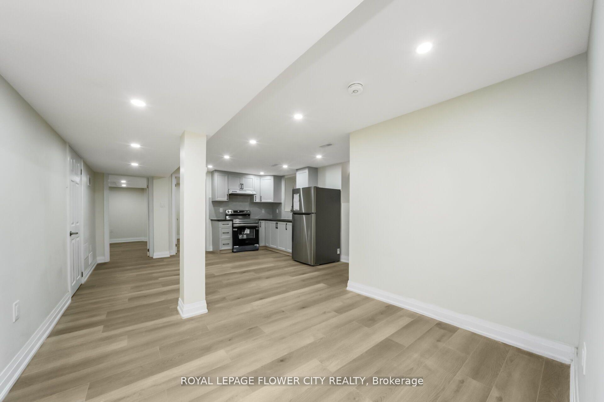 Photo 32 of 4 Natalie Court E, Brampton, Westgate — HOMEH