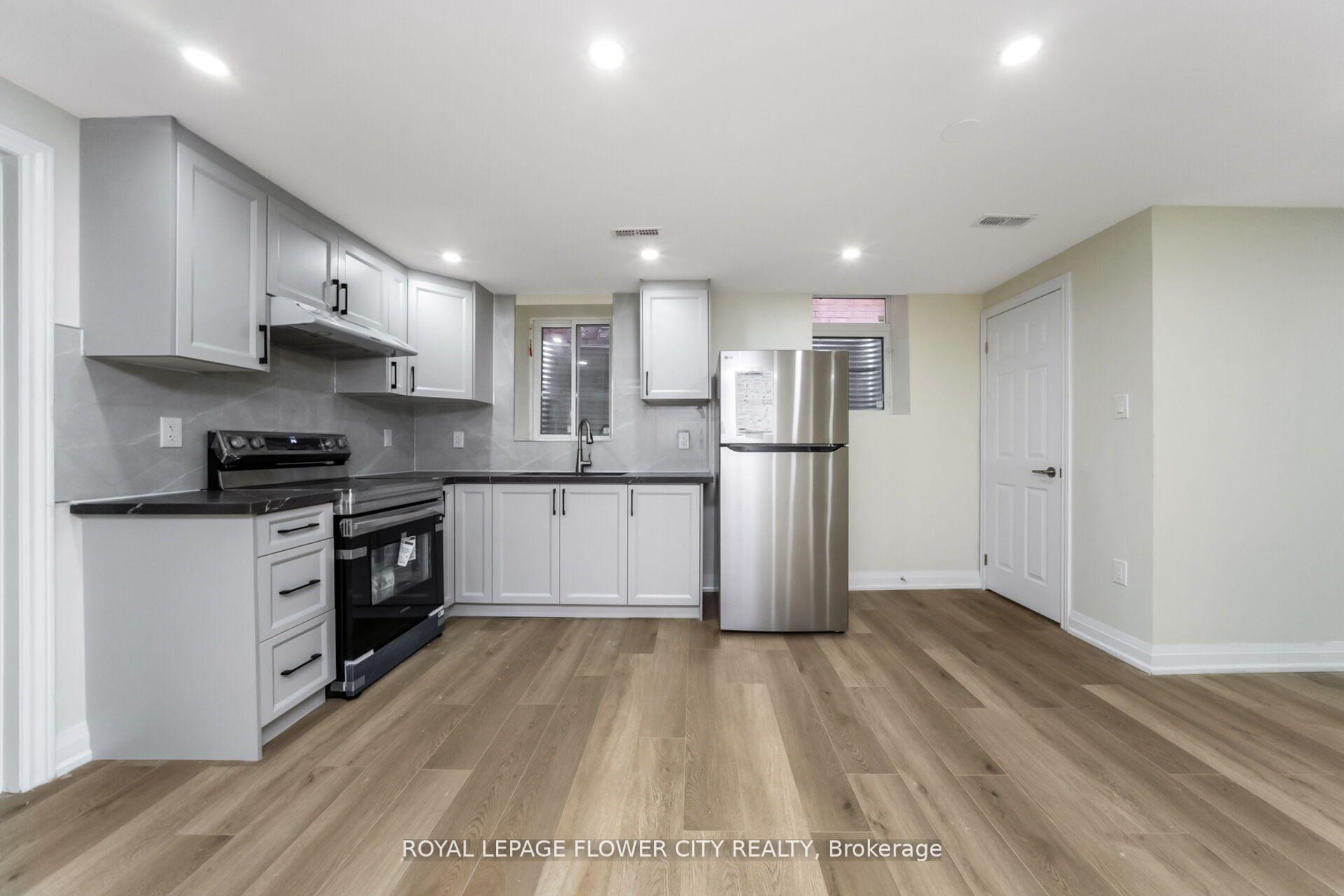 Photo 34 of 4 Natalie Court E, Brampton, Westgate — HOMEH