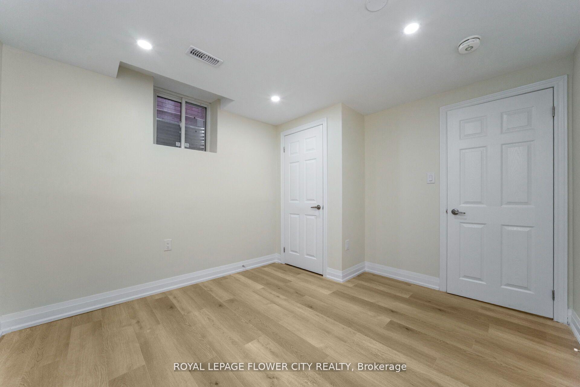 Photo 36 of 4 Natalie Court E, Brampton, Westgate — HOMEH