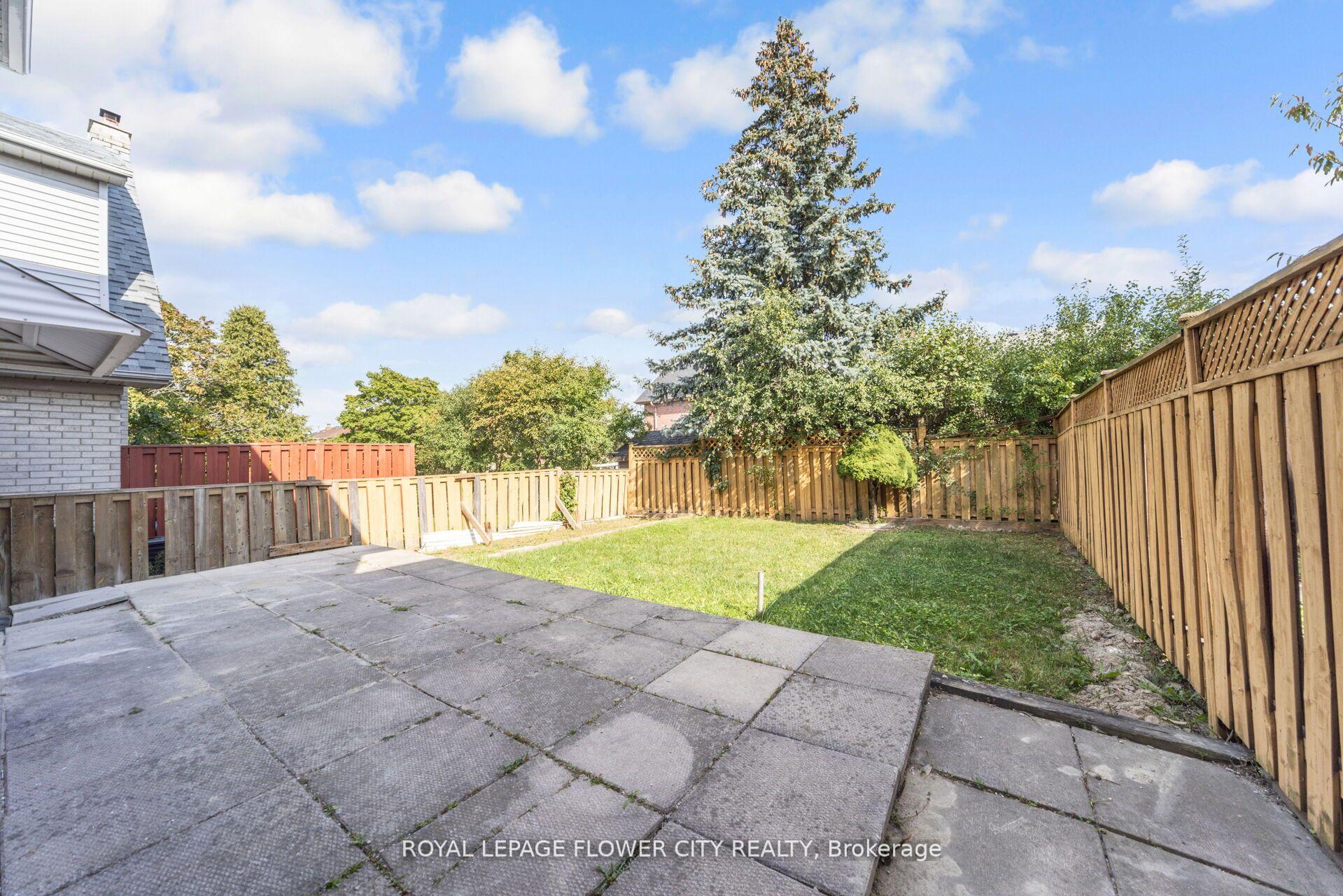 Photo 41 of 4 Natalie Court E, Brampton, Westgate — HOMEH