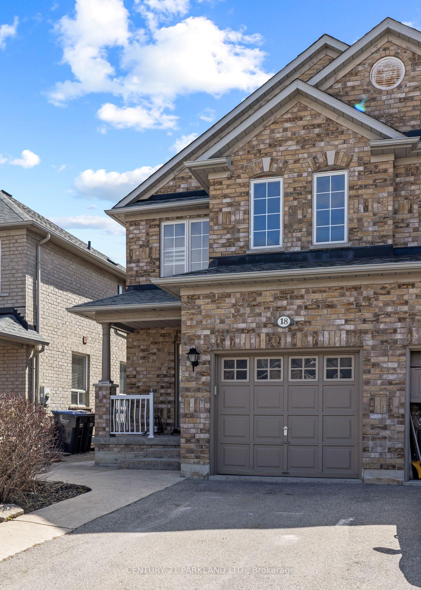 Photo 2 of 18 Humbershed Crescent, Caledon, Bolton West — HOMEH