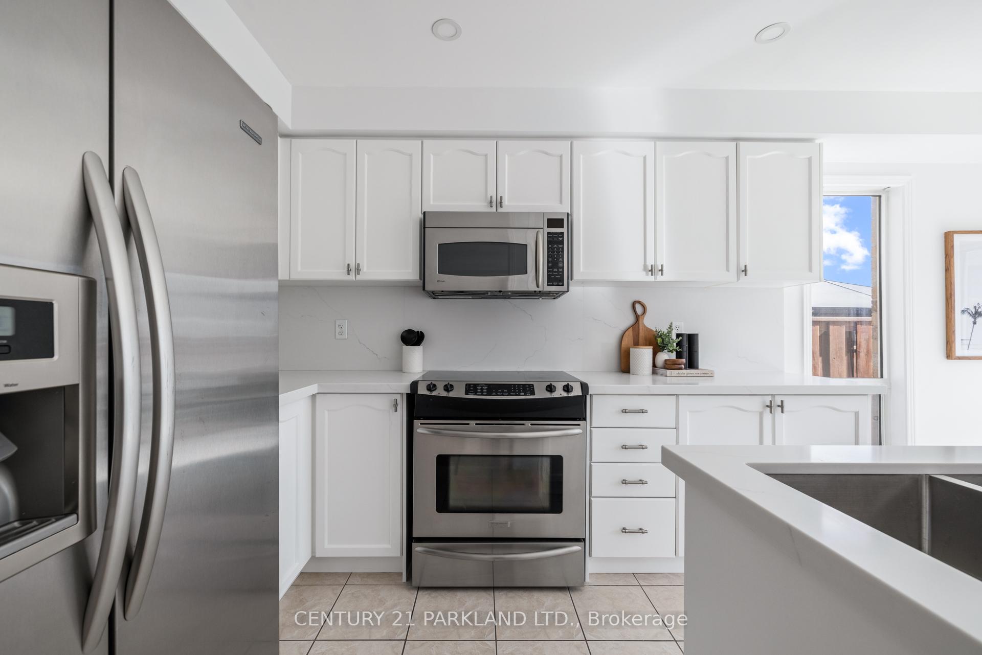 Photo 17 of 18 Humbershed Crescent, Caledon, Bolton West — HOMEH