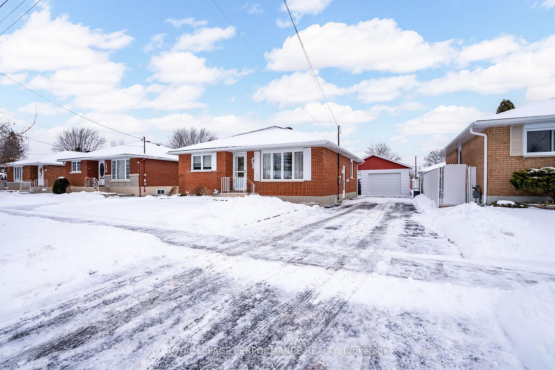 Photo 4 of 252 Jarvis Street, Cornwall — HOMEH