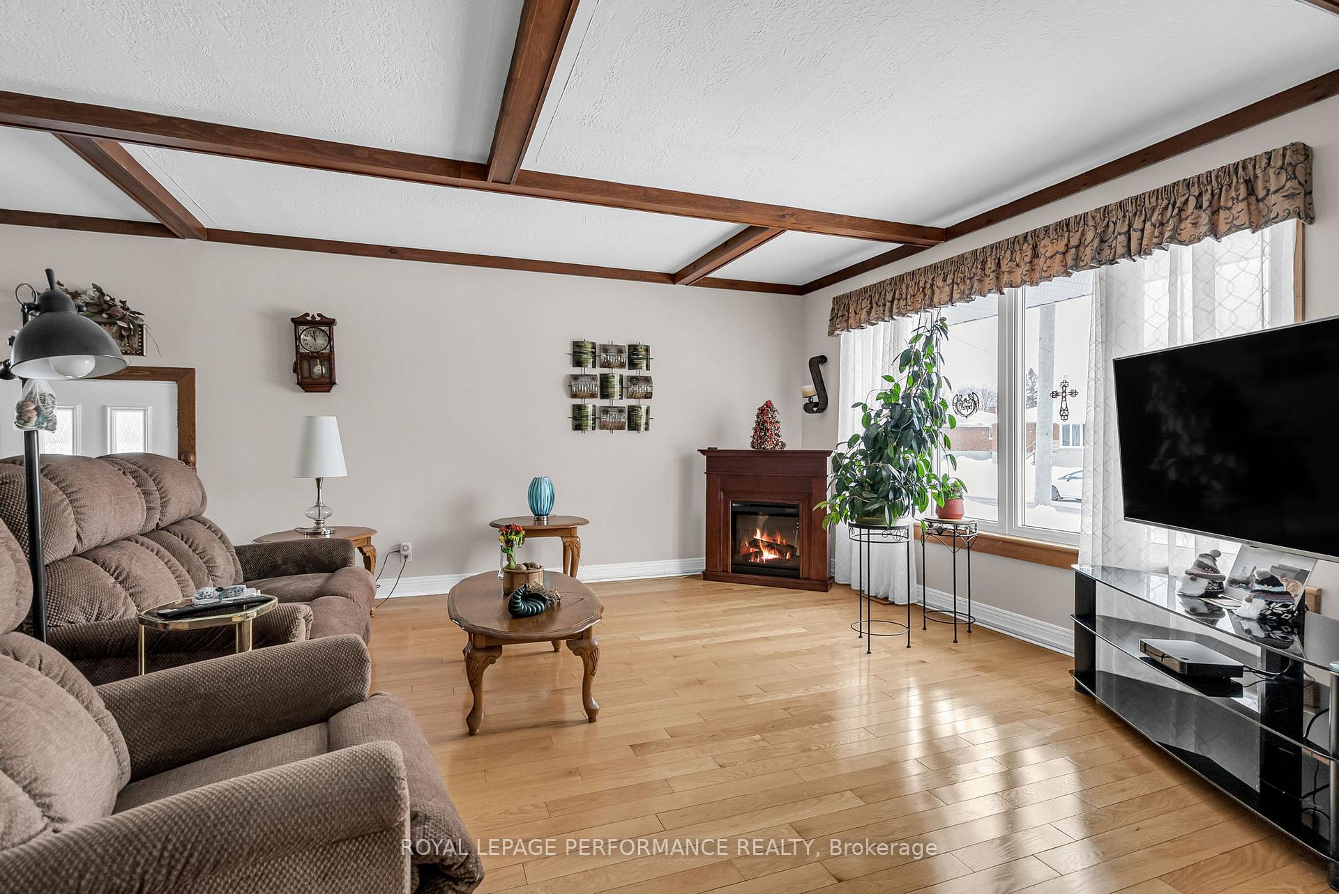 Photo 6 of 252 Jarvis Street, Cornwall — HOMEH