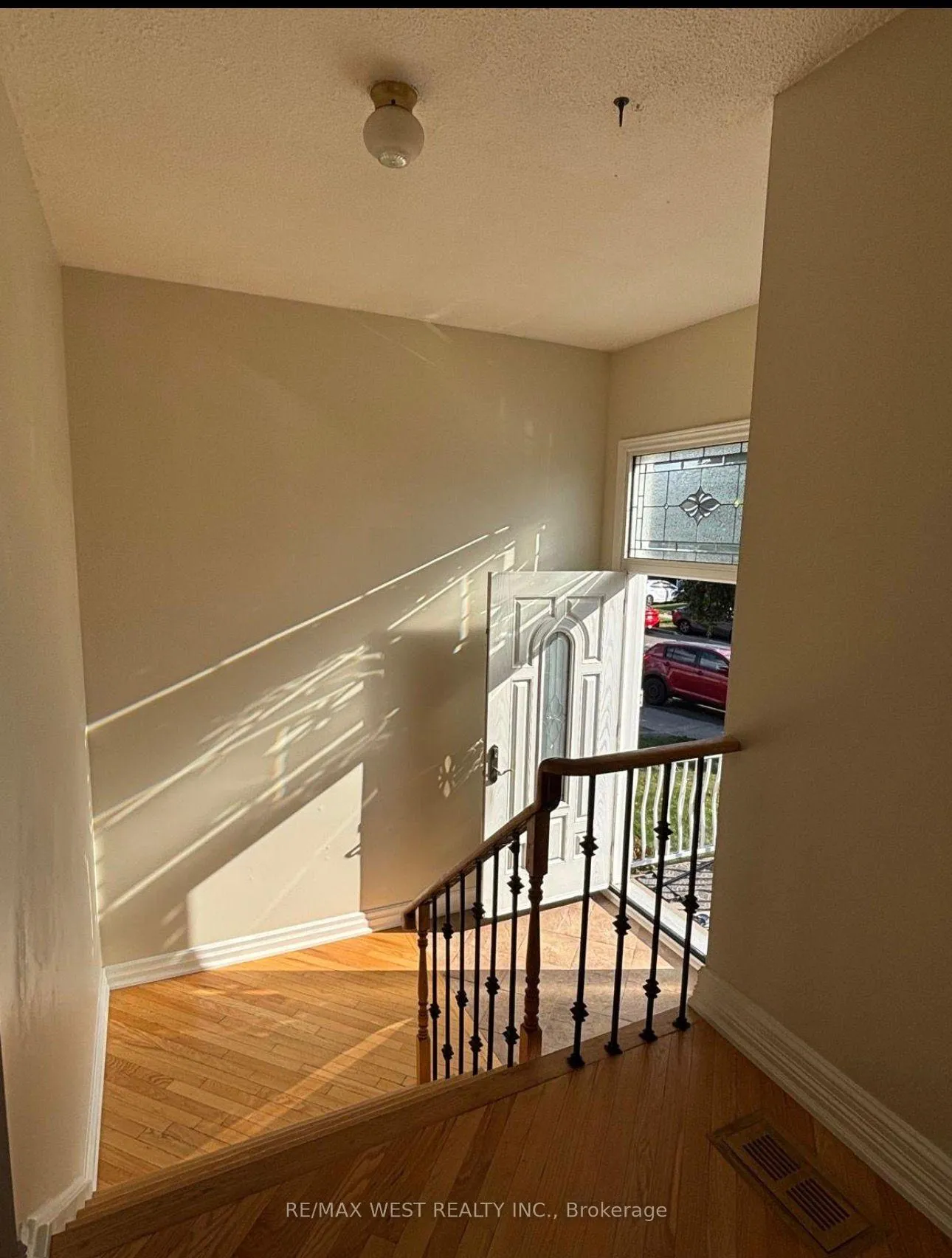 Photo 4 of 4 Dantek Court, Brampton, Brampton North — HOMEH
