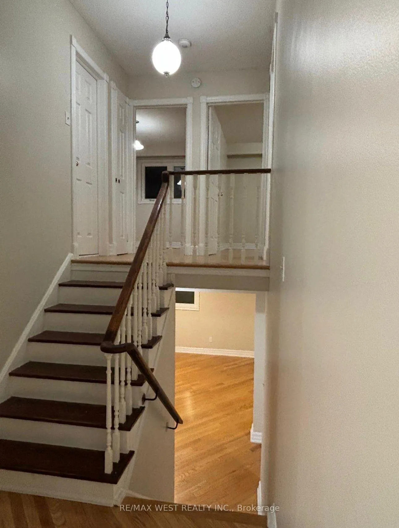 Photo 14 of 4 Dantek Court, Brampton, Brampton North — HOMEH