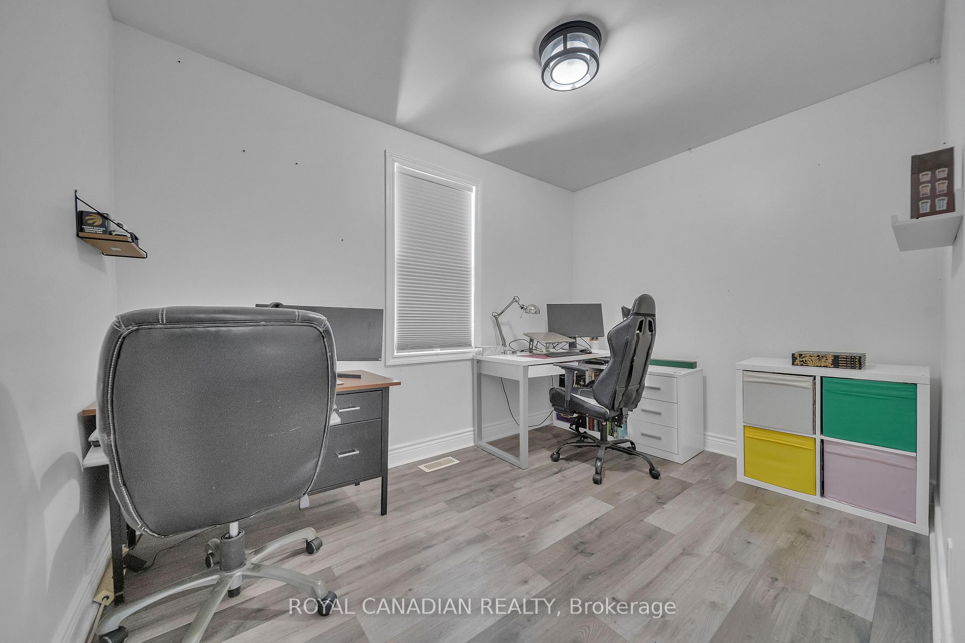 Photo 5 of 59 Brown Street, Clarington, Bowmanville — HOMEH