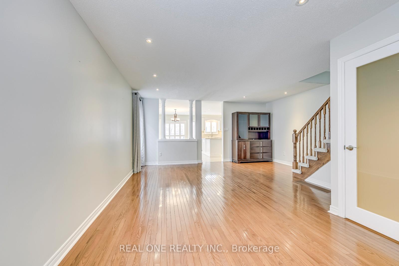 Photo 4 of 1491 Gulledge Trail, Oakville, West Oak Trails — HOMEH